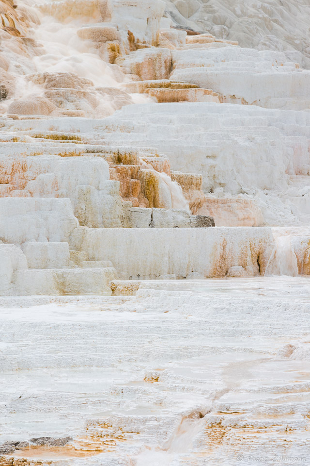 Mammoth Hot
 Springs - Yellowstone NP